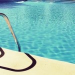 Verão, piscina e … atenção!